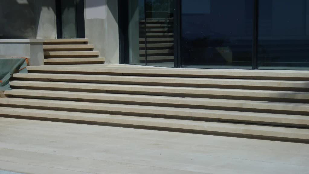 Zócalos y escalones